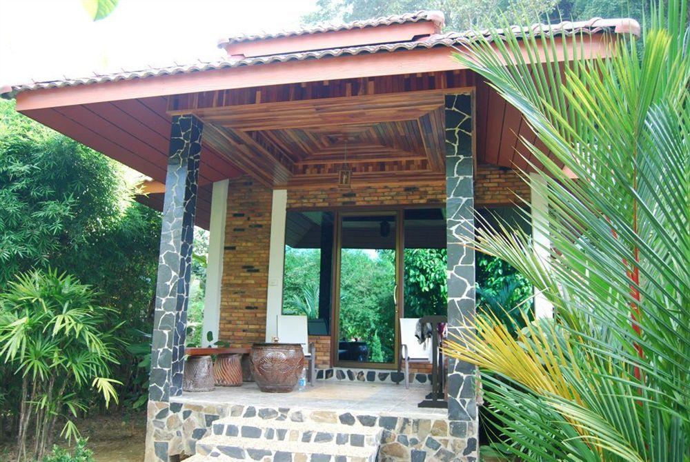 Khao Sok Riverside Cottage Khao Sok National Park Exterior photo