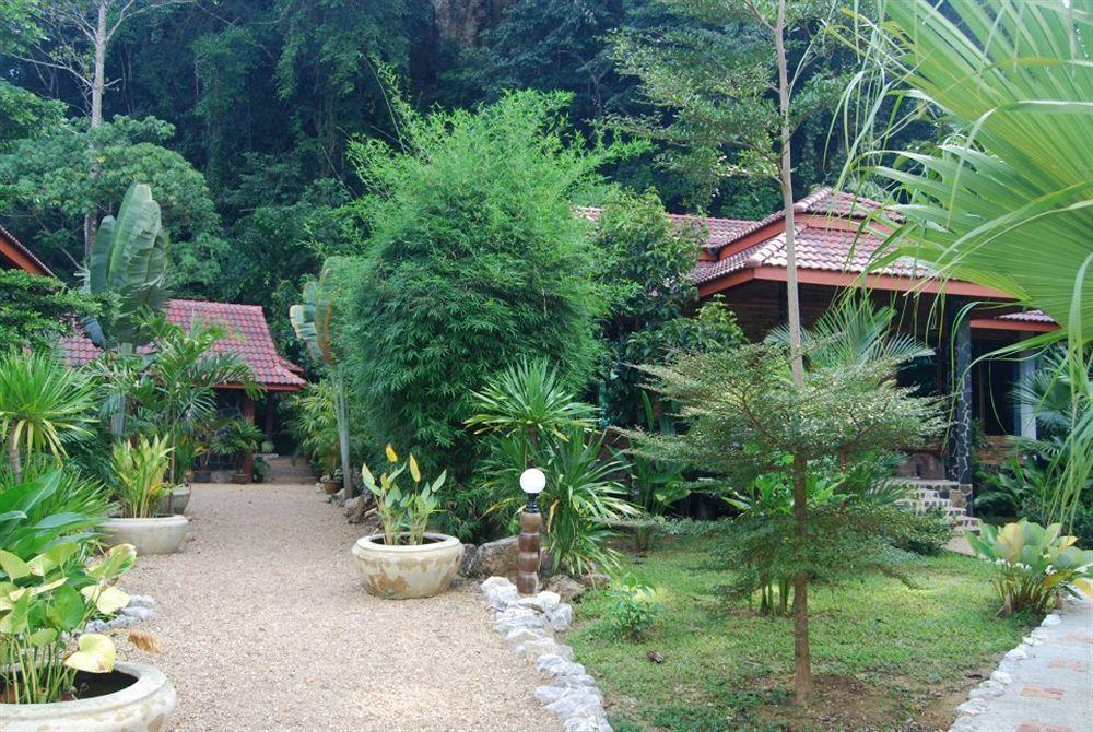 Khao Sok Riverside Cottage Khao Sok National Park Exterior photo