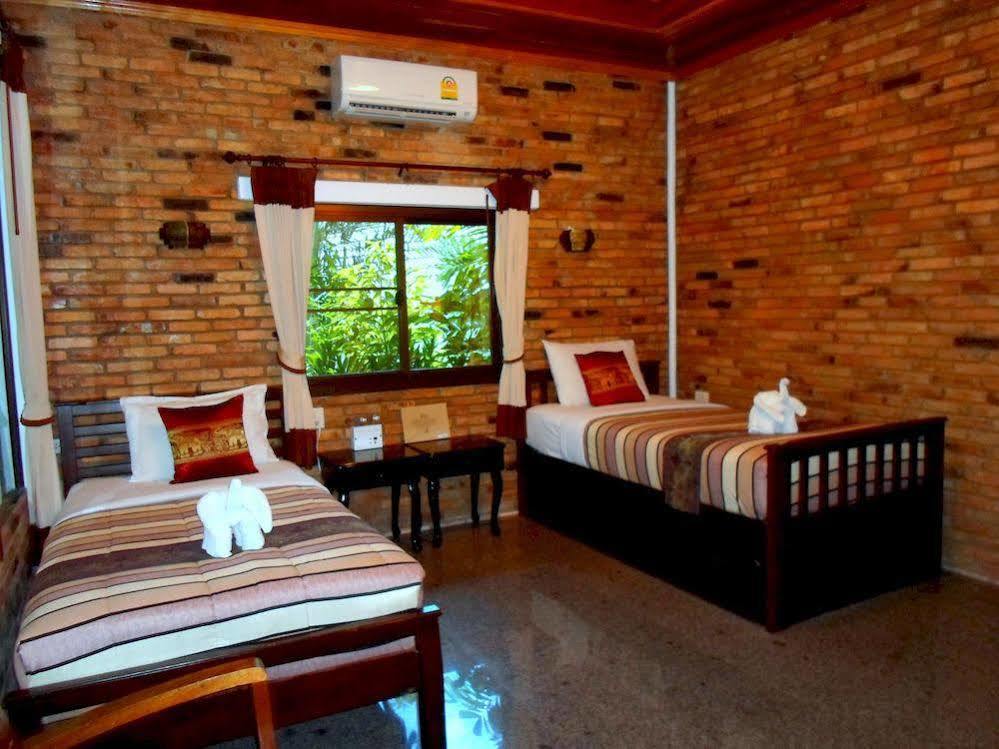 Khao Sok Riverside Cottage Khao Sok National Park Exterior photo